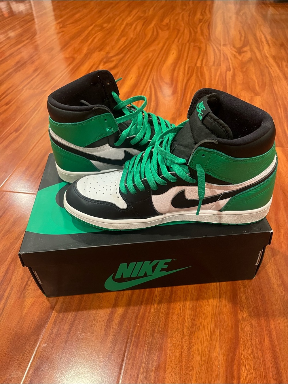 Air Jordan 1 Retro High OG "Lucky Green" High Top Sneaker- Size 10.5